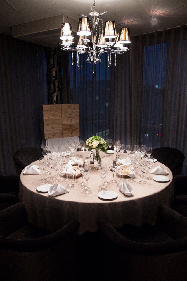 Slavnostně prostřený stůl